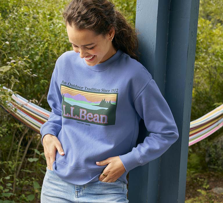 ESSENTIAL LOGO SWEATSHIRT