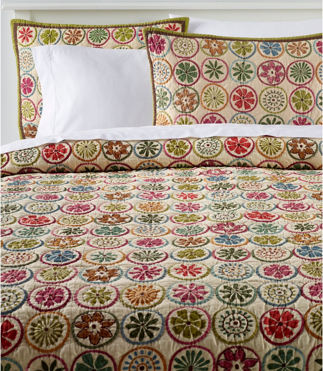 u[~OET[NELgERNV^Blooming Circles Quilt Collection